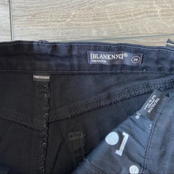 NWT Blank NYC The Fulton Roll Up  Black Shorts - Picture 8 of 11
